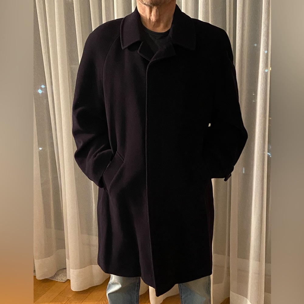 Men’s Cashmere & Wool Coat. - Picture 2 of 5